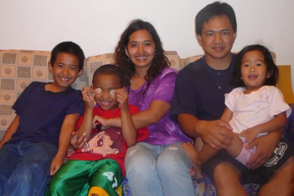 Filipino Family in China A reunited Filipino family in Xinjiang, China
