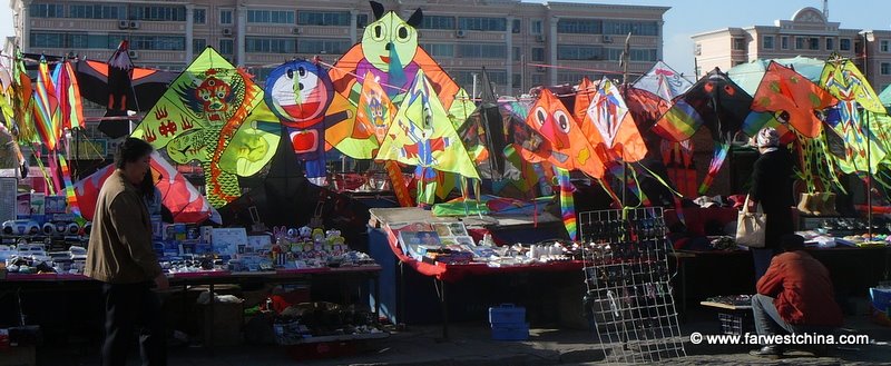 Chinese Kite Sellers An outdoor market for selling kites in China