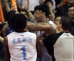 Gains Punches Du Feng during Game 2 of the CBA Finals