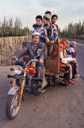 Local Transportation ("Trog") A type of motorcycle transportation typical for Uyghur in Xinjiang