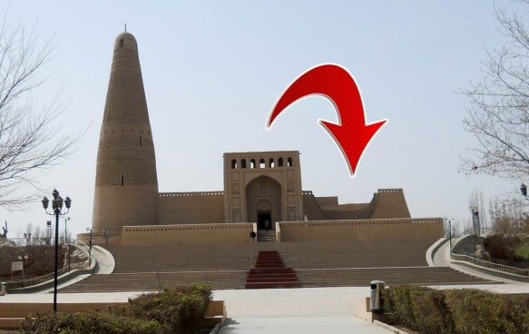 The right wall of the Emin Minaret in Turpan, Xinjiang collapsed