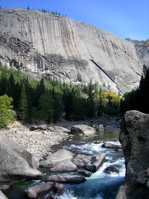 A calming river in the Keketuohai National Geological Park