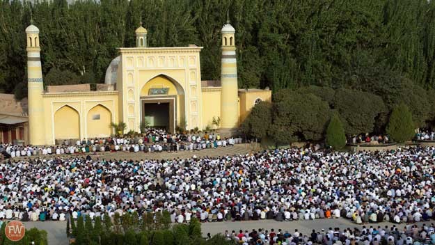 Prayers at Id Kah in Kashgar HD Wallpaper Download