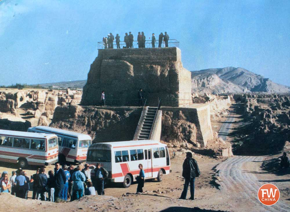 Evolution of Tourism in Xinjiang (1980-2010) Photo Essay
