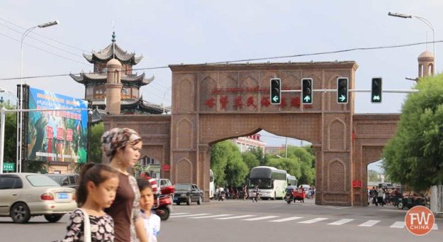 Kazanqi Handicraft Market in Yining, Xinjiang