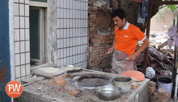 Uyghur bread maker in Xinjiang