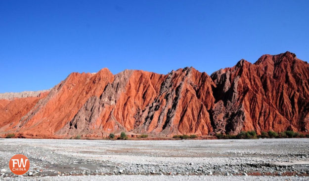 The Oytagh Red mountains along China's Karakoram Highway